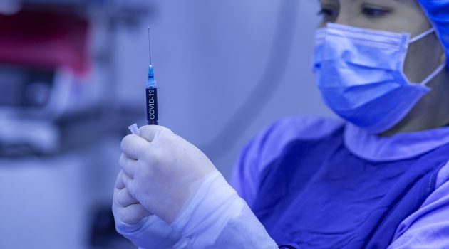 Yngre kan vaccinera sig, nivå 2 i stora delar och många sjuka ej vaccinerade