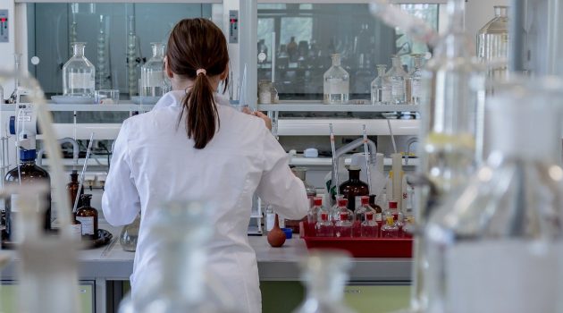 Majoriteten på sjukhus ej vaccinerade, Spanien fortsätter slå smittrekord och testning för inresande till Sverige tas bort