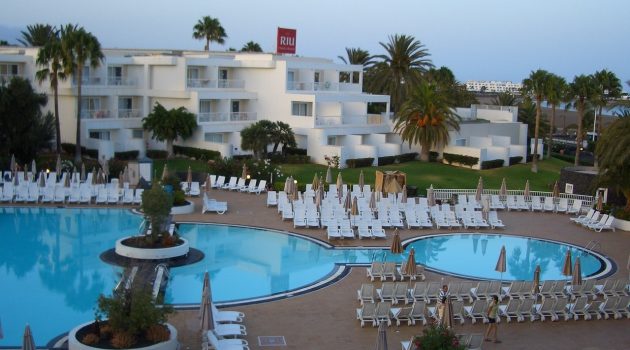 Nödläget i Spanien förlängs, skärpta restriktioner och stängda hotell kan bli tillfälliga sjukhus